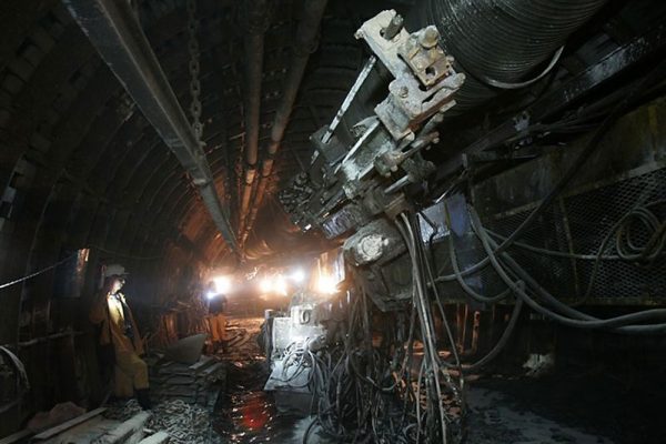 Baňa PG Silesia Vykonanie križovaní a rekonštrukcie chodieb